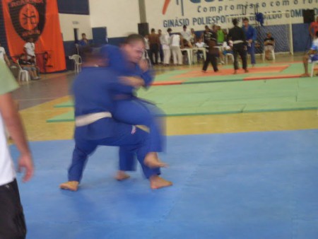 Ruan aplicando uma queda